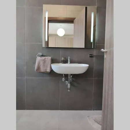 Brand New 3 Bedroom Close To The Sea *