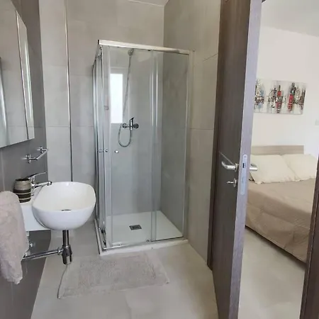 Brand New 3 Bedroom Close To The Sea Apartmán *